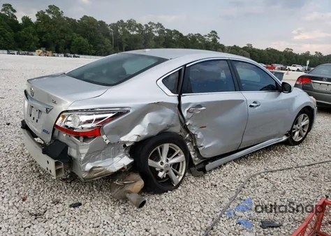 2013 Nissan Altima 2.5 z USA, uszkodzony, nr VIN 1N4AL3AP2DC109594